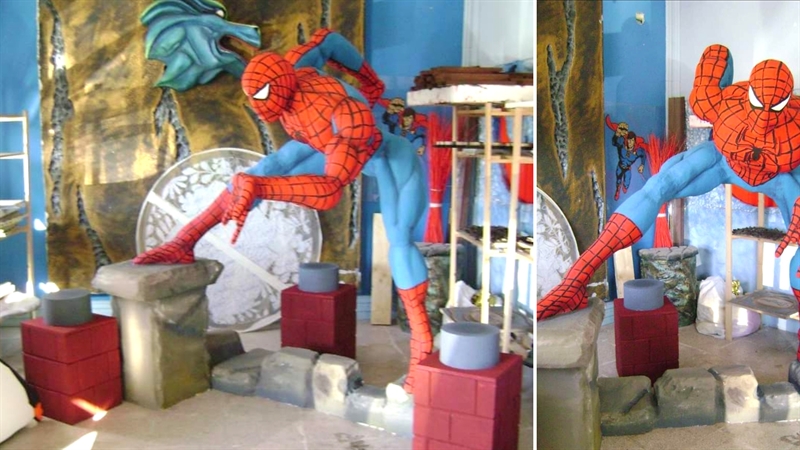 Sculture di supereroi a grandezza naturale in polistirene ad alta densità